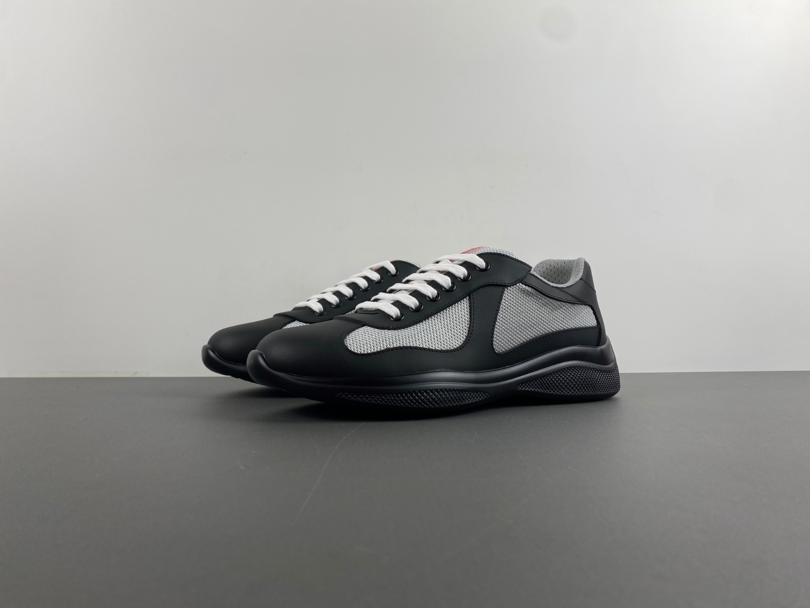 Pra*a america’s cup black and gray low-top