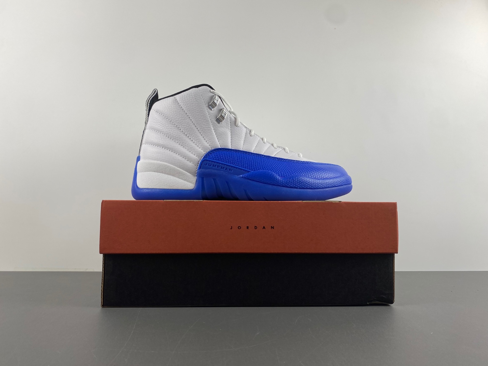 Air Jordan 12 CT8013-116