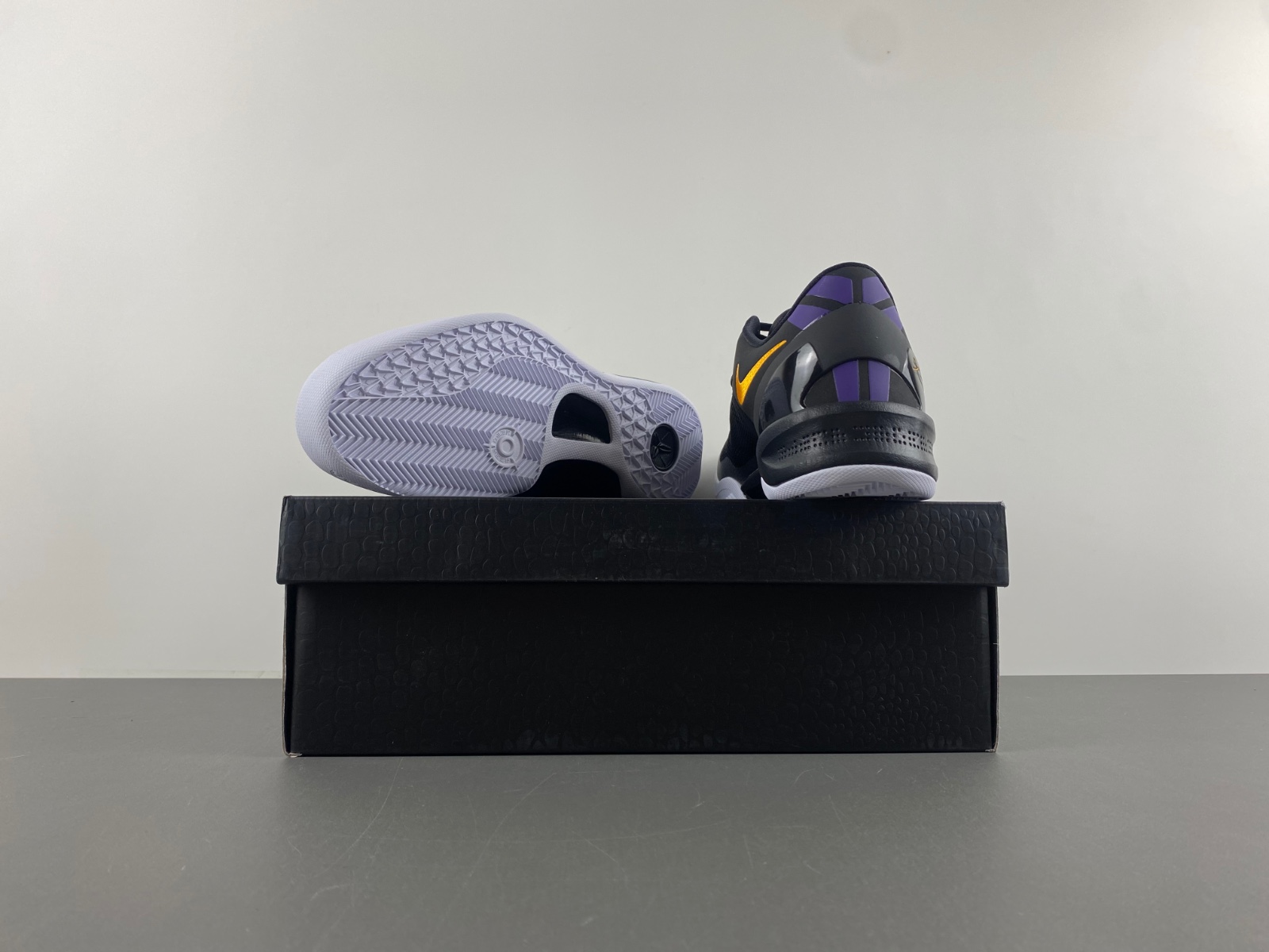 Nike Kobe 9 Protro EM “Gift of Mamba”HF9550-001