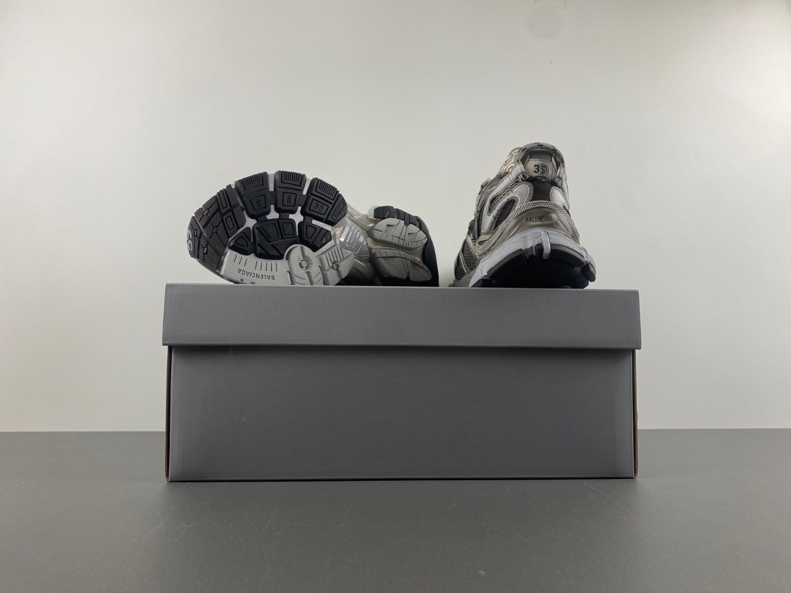 Balenciaga 779066-W3RBXP-2000