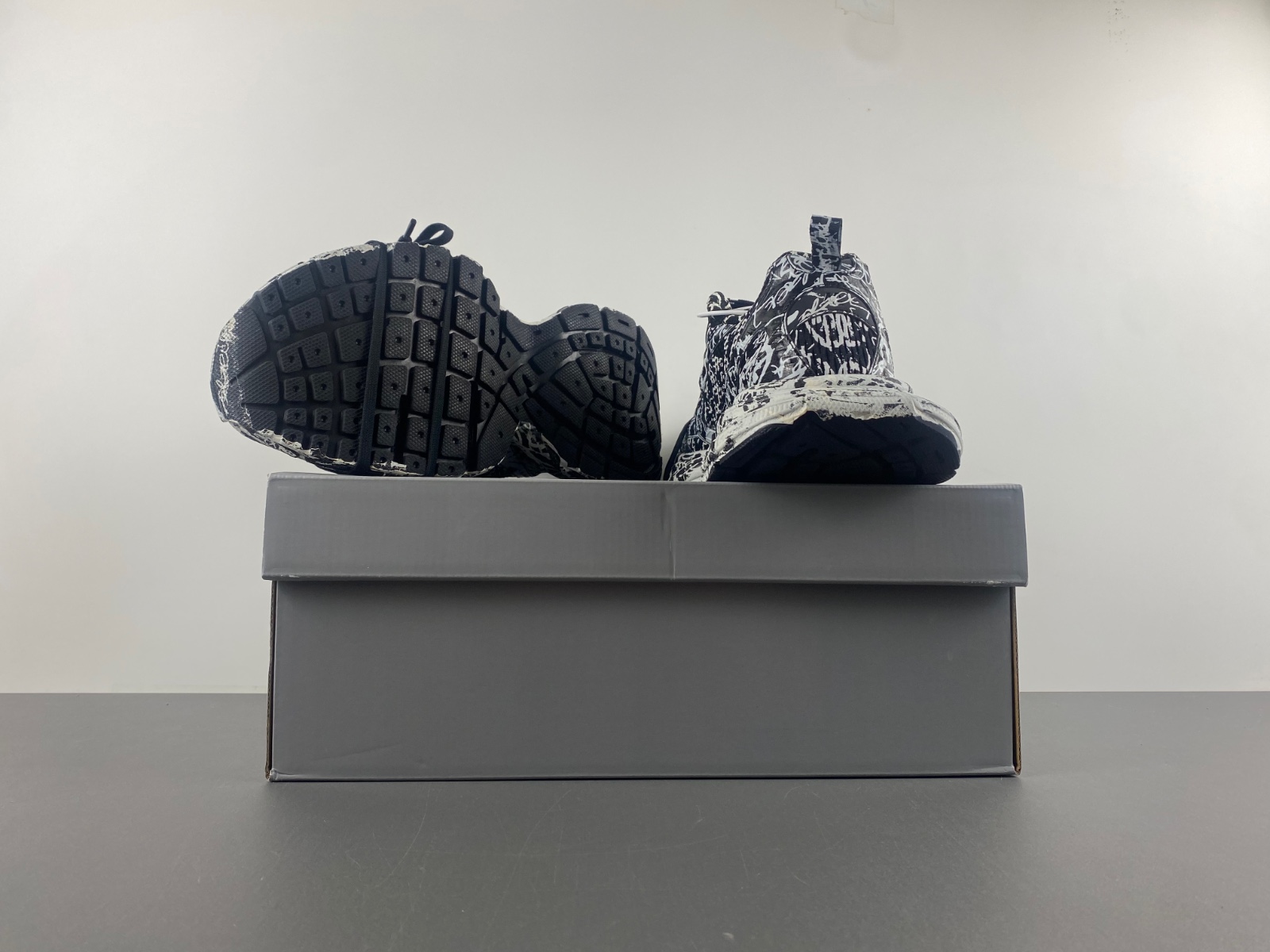 Balenciaga 十IAGA -PHANTOM SNEAKER  734734 W3XL2 0236