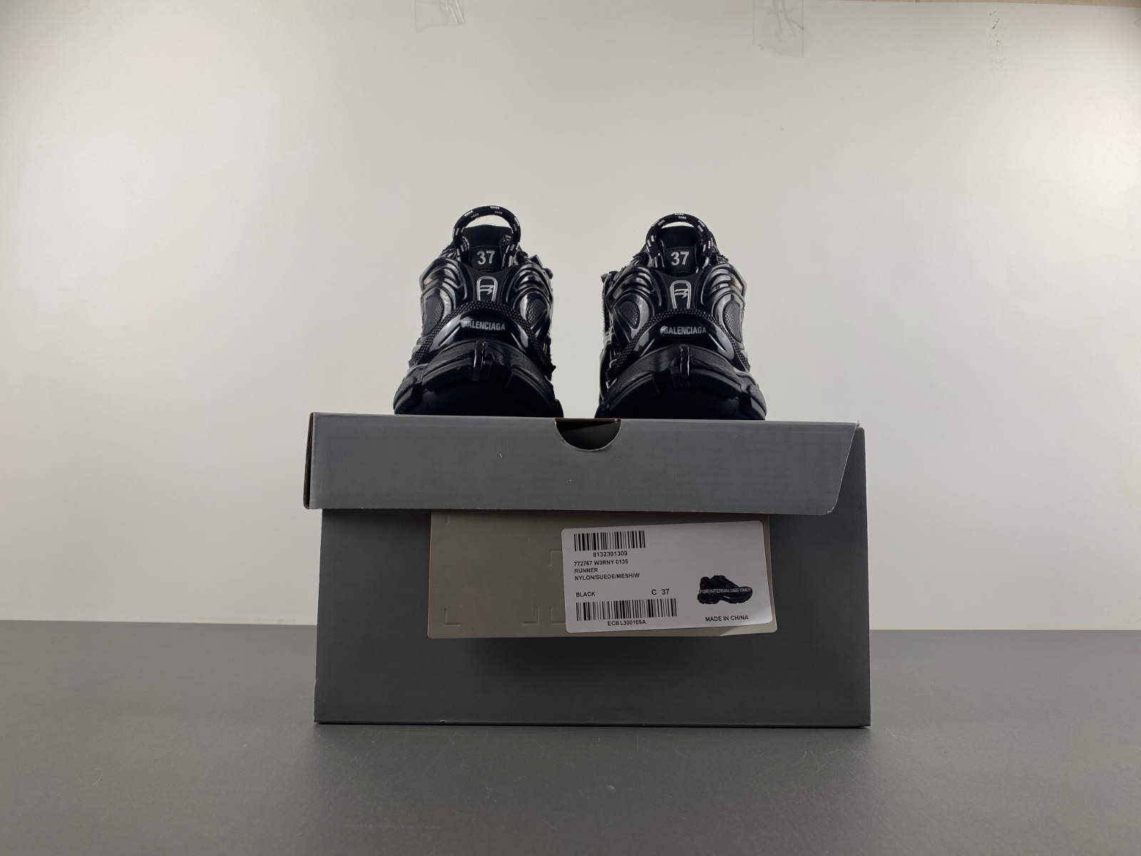 Balenciaga 772767-W3RNY-0135