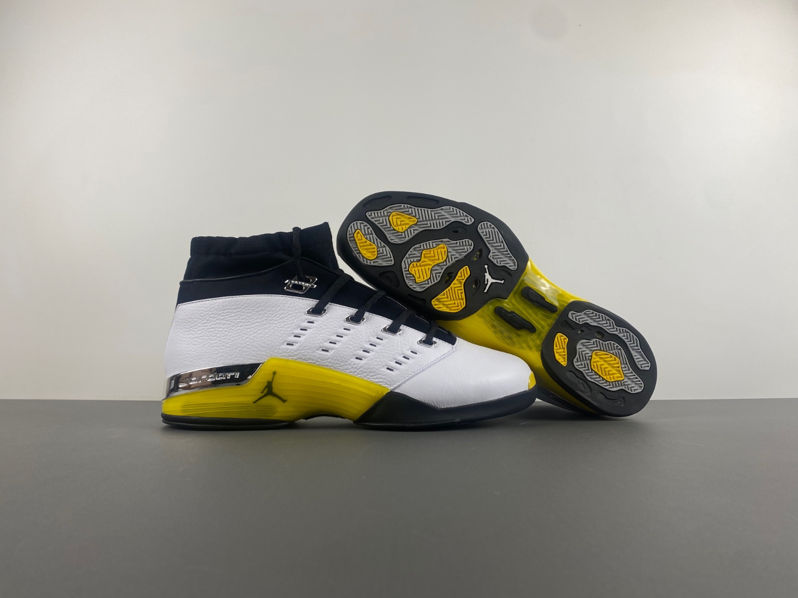 Air Jordan 17 Low “Lightning”FJ0395-100