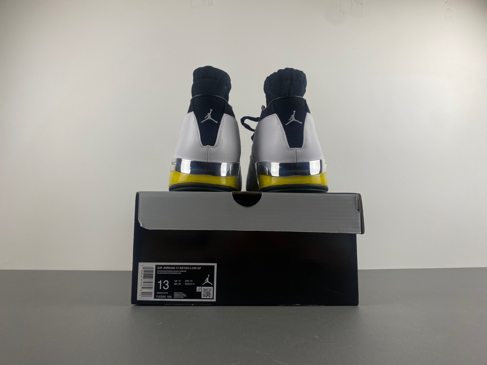 Air Jordan 17 Low “Lightning”FJ0395-100