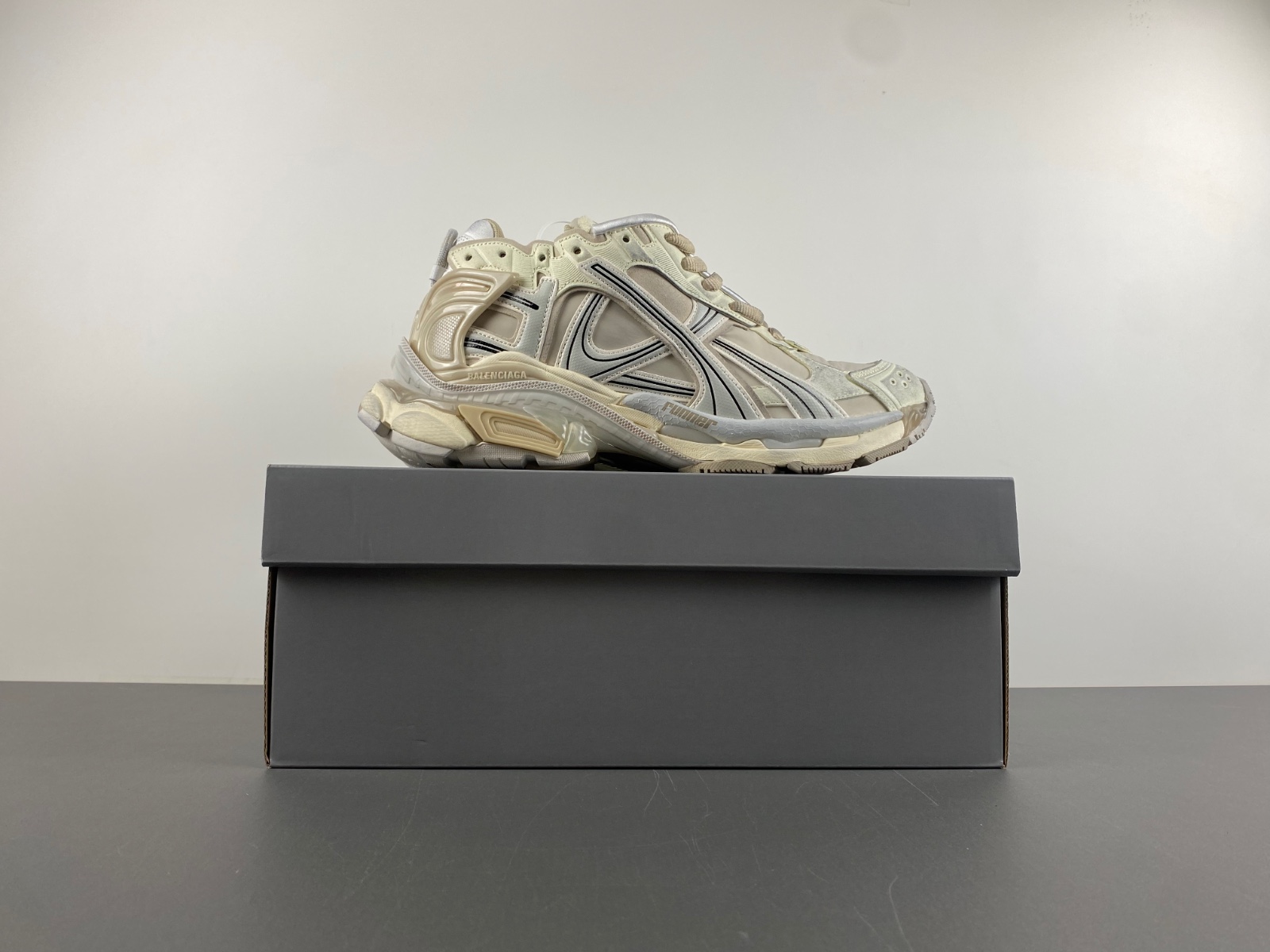 Balenciaga 772774-W3RNY-1205