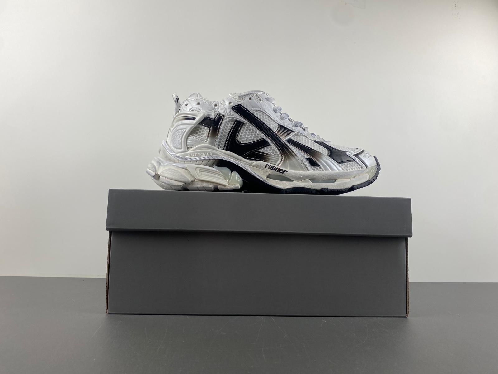 Balenciaga 772774-WRUNG-9010