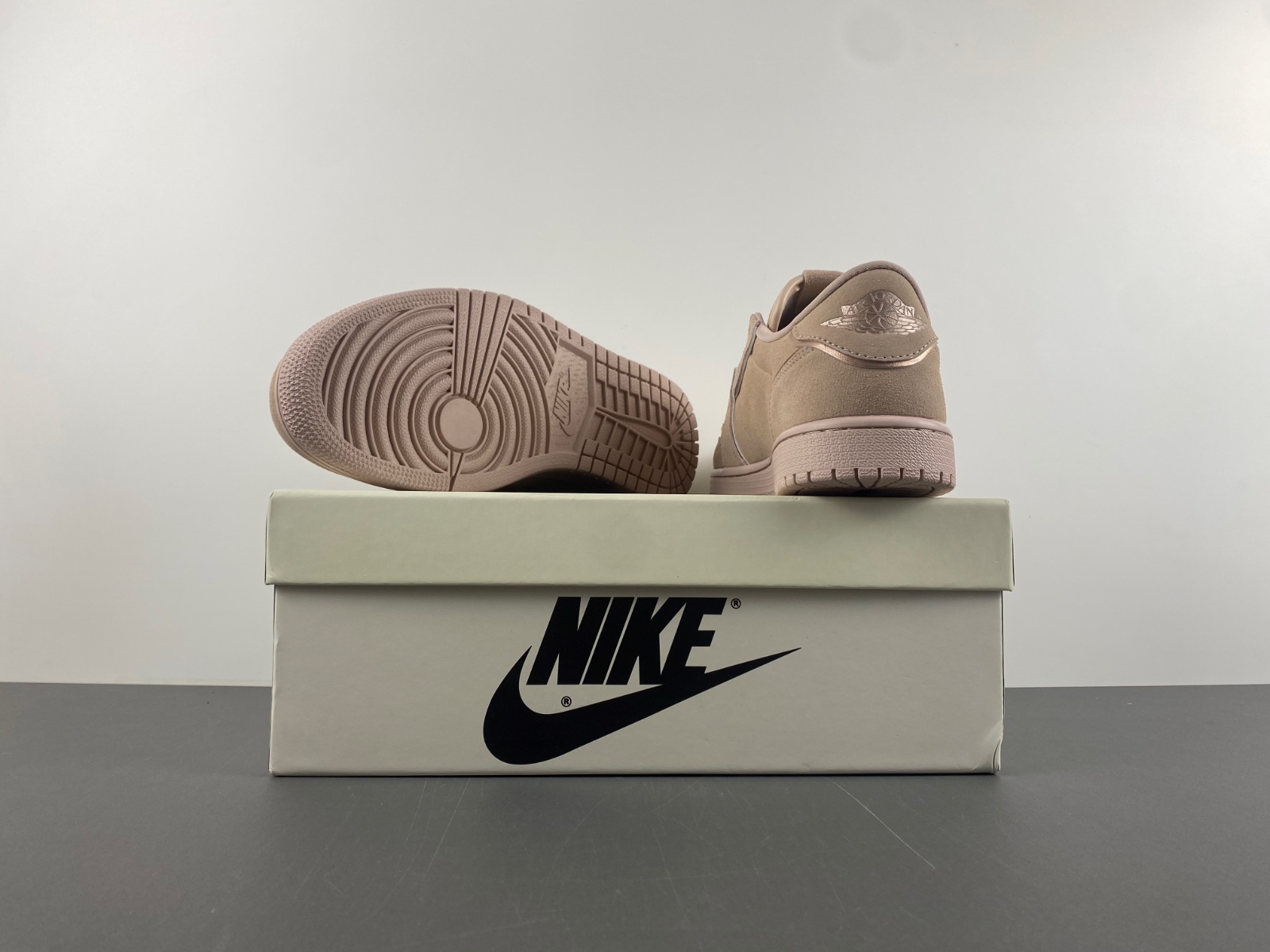 Travis Scott x Air Jordan 1 Low AO1935-204