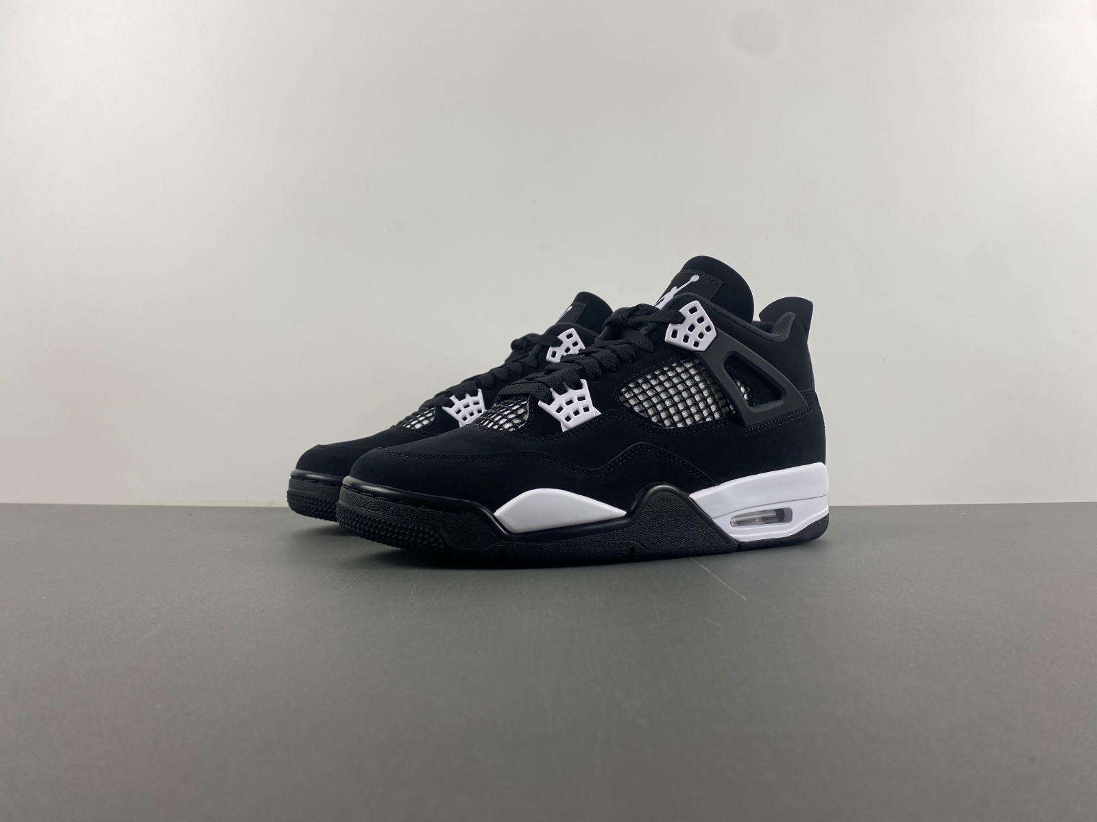 AIR JORDAN 4 RETRO 