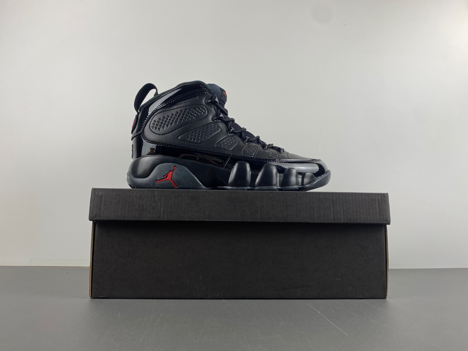 Air Jordan 9 “Bred”302370-014