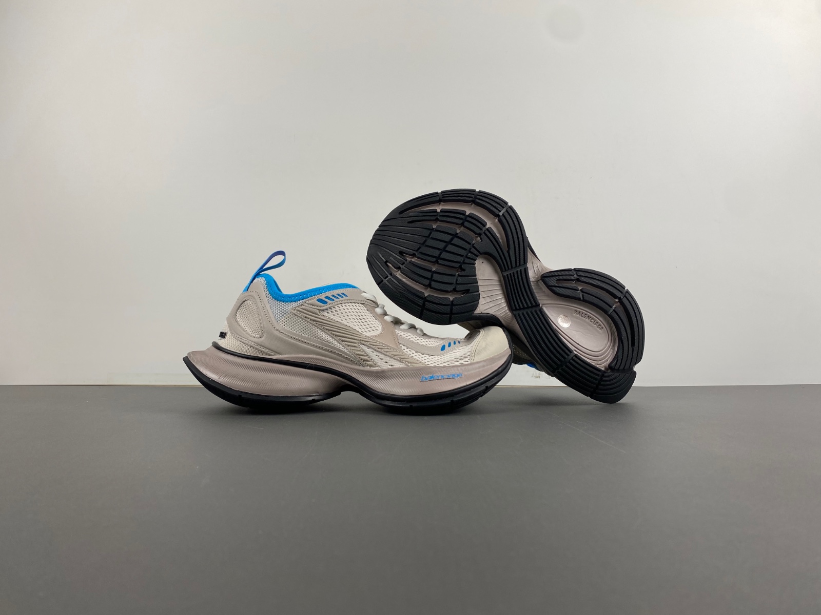 BALENCIAGA 793944 WFLGY 2240