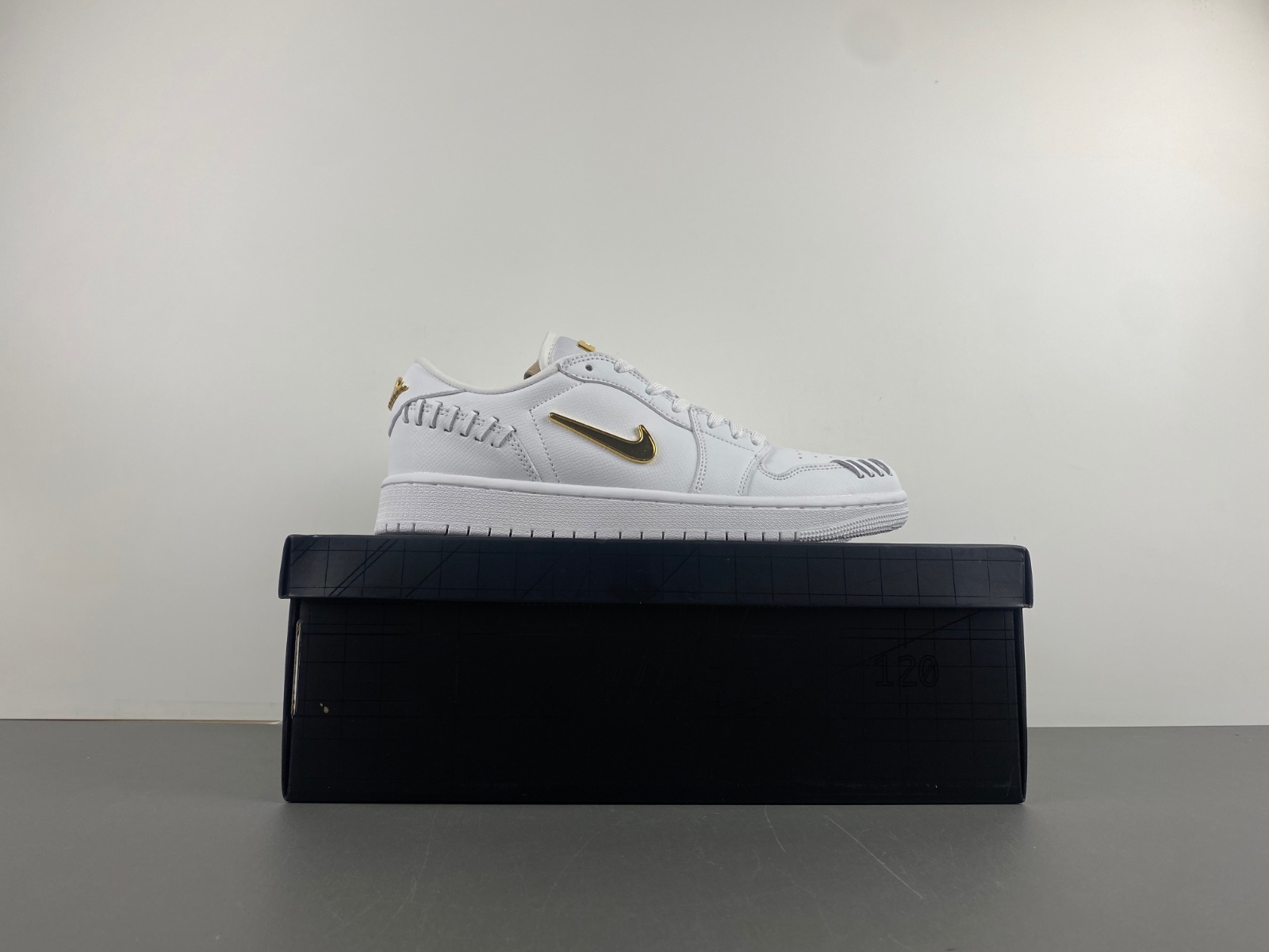 Air Jordan 1 Low  FN5032-100