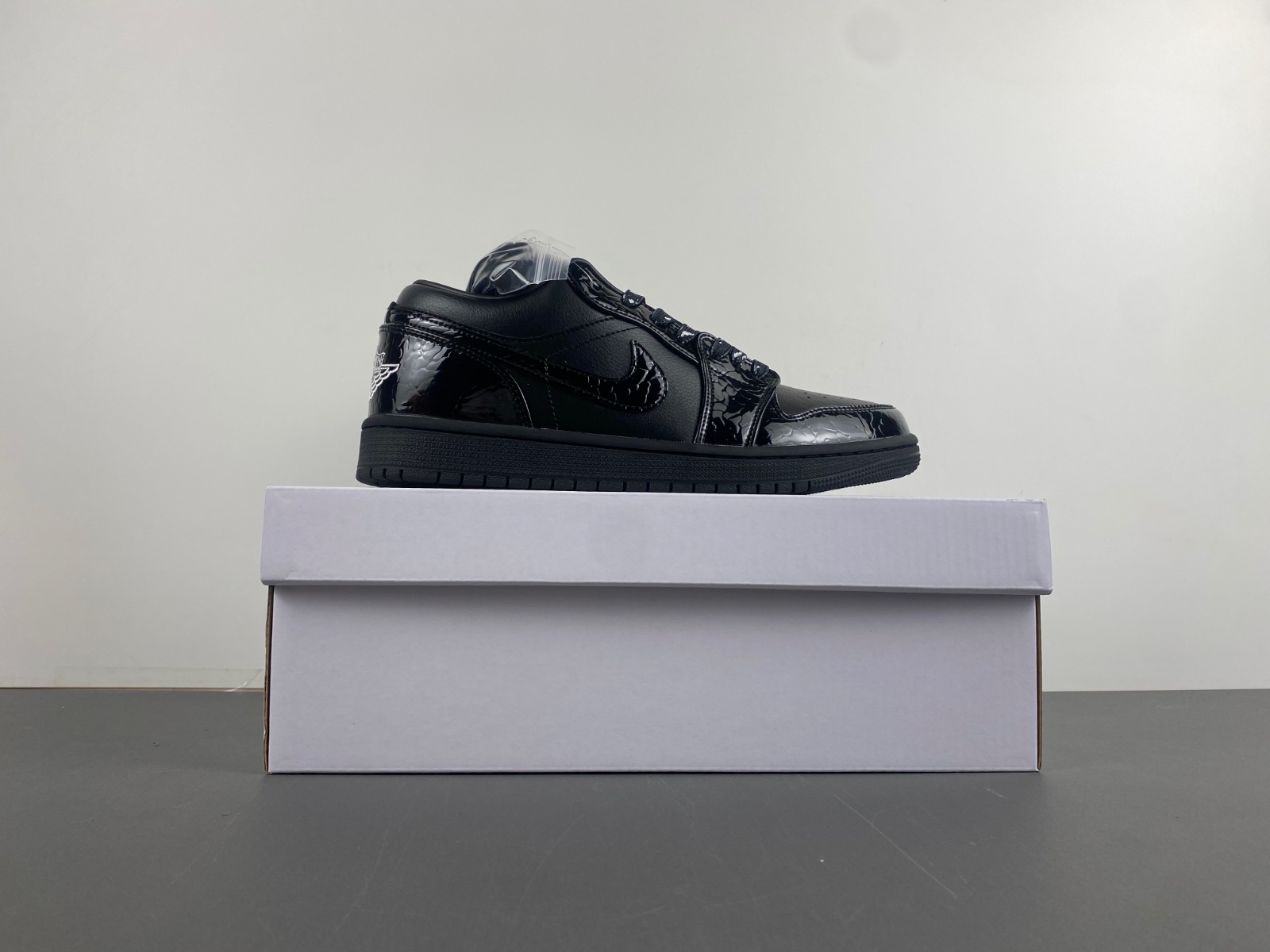 Air Jordan 1 Low SE Patent Elephant Black HJ7743-010