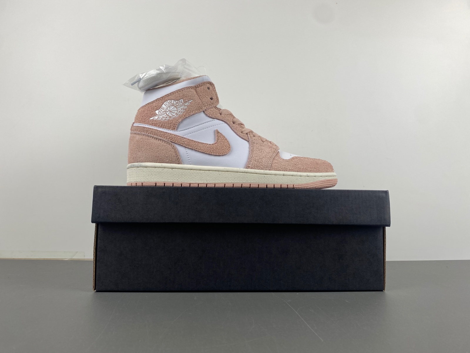 Air Jordan 1 Mid SE Legend Pink FN7432-161