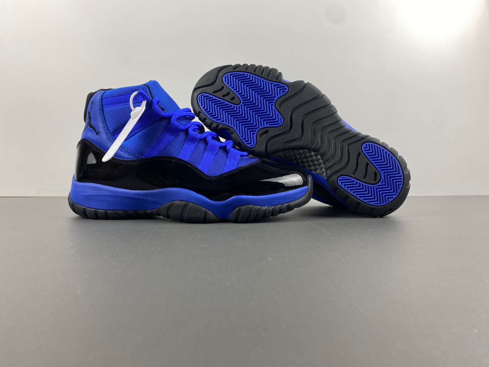 Air Jordan 11  CT8012-400