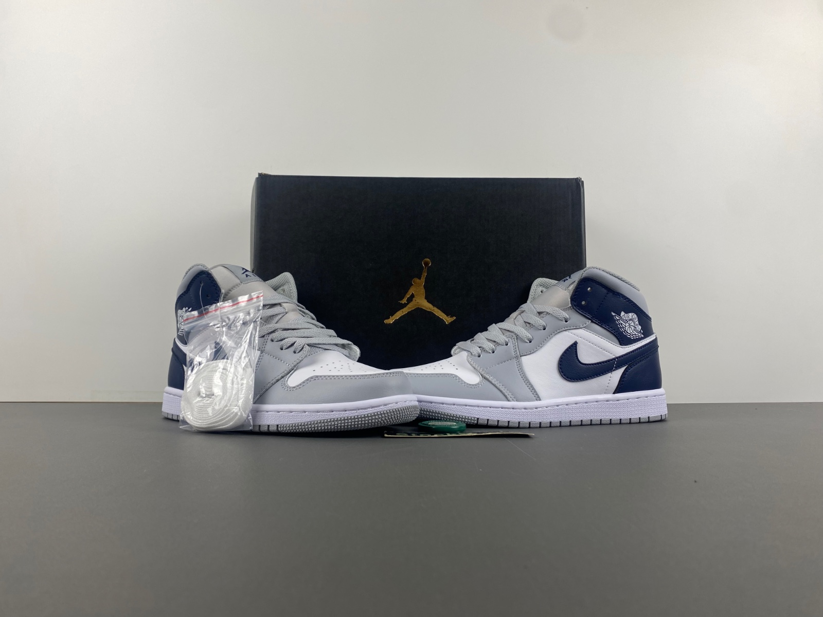 AIR JORDAN 1 MID SE 