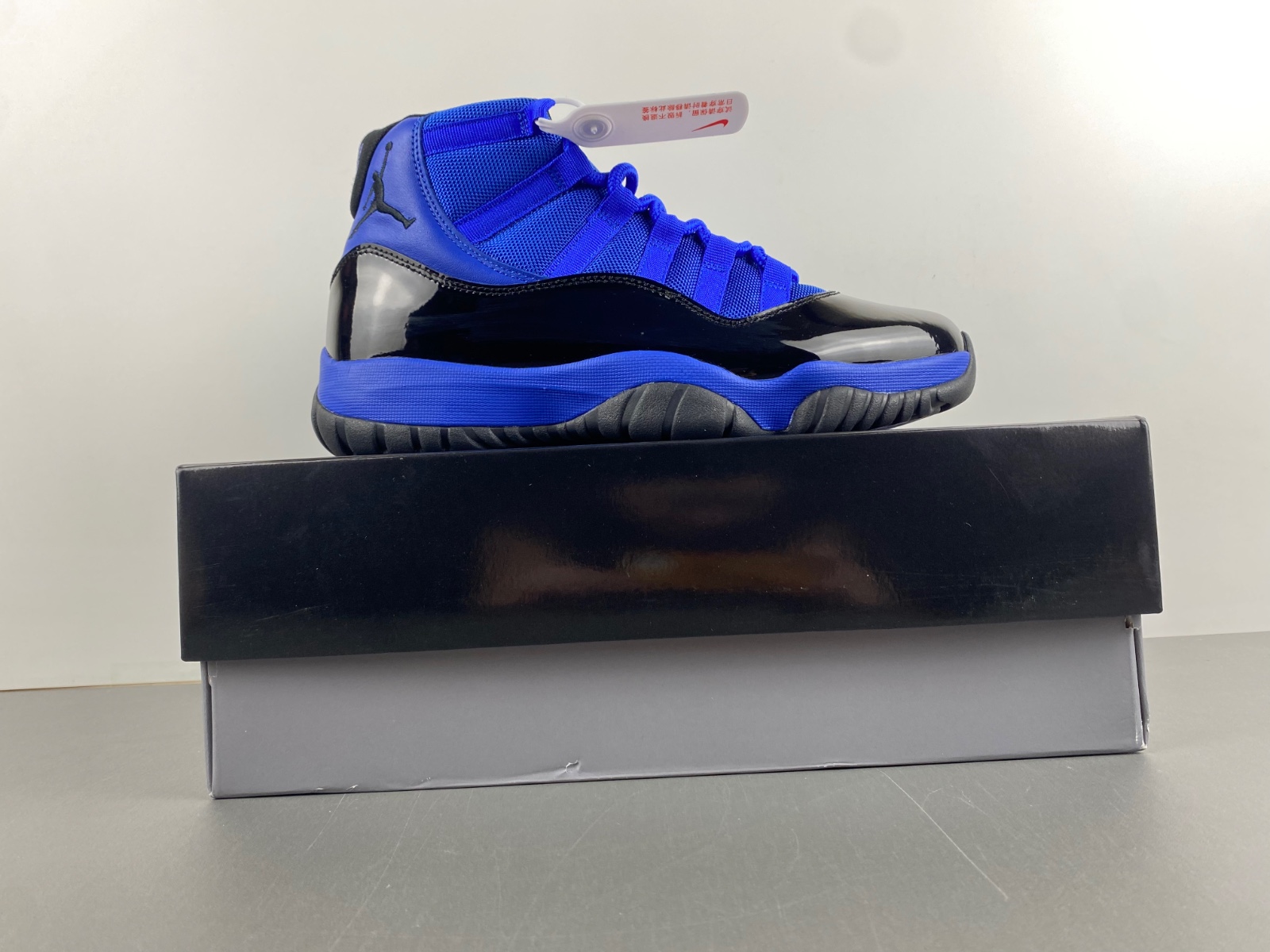 Air Jordan 11  CT8012-400