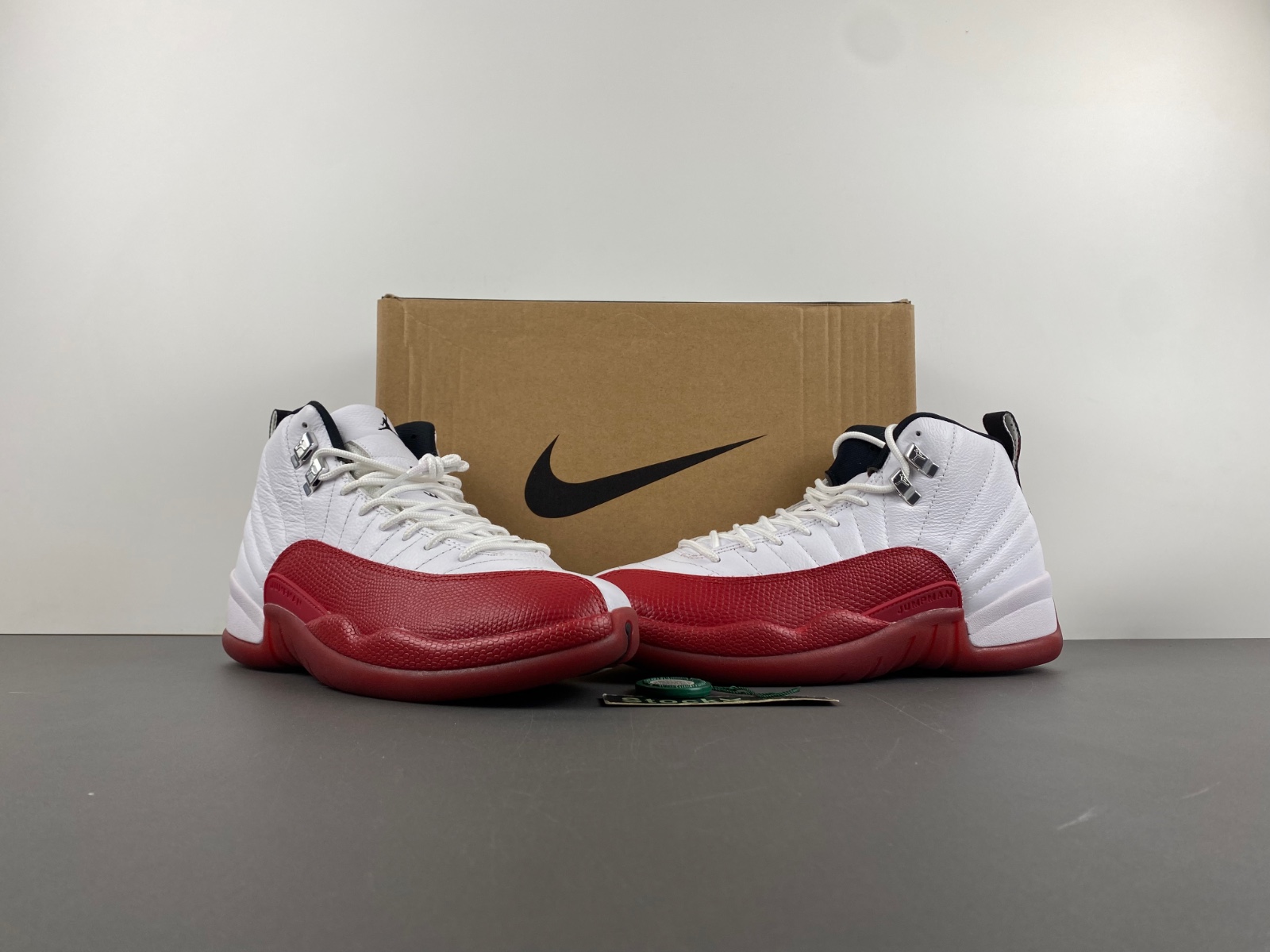 Air Jordan 12 “Cherry”CT8013-116.