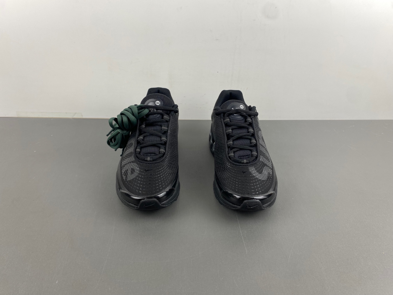 Sup*e x nike air max dn “black” fz4044-001