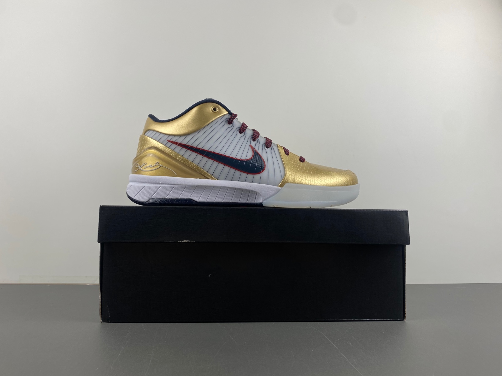 Nike Kobe 4 Protro “Philly”FQ3545-400.