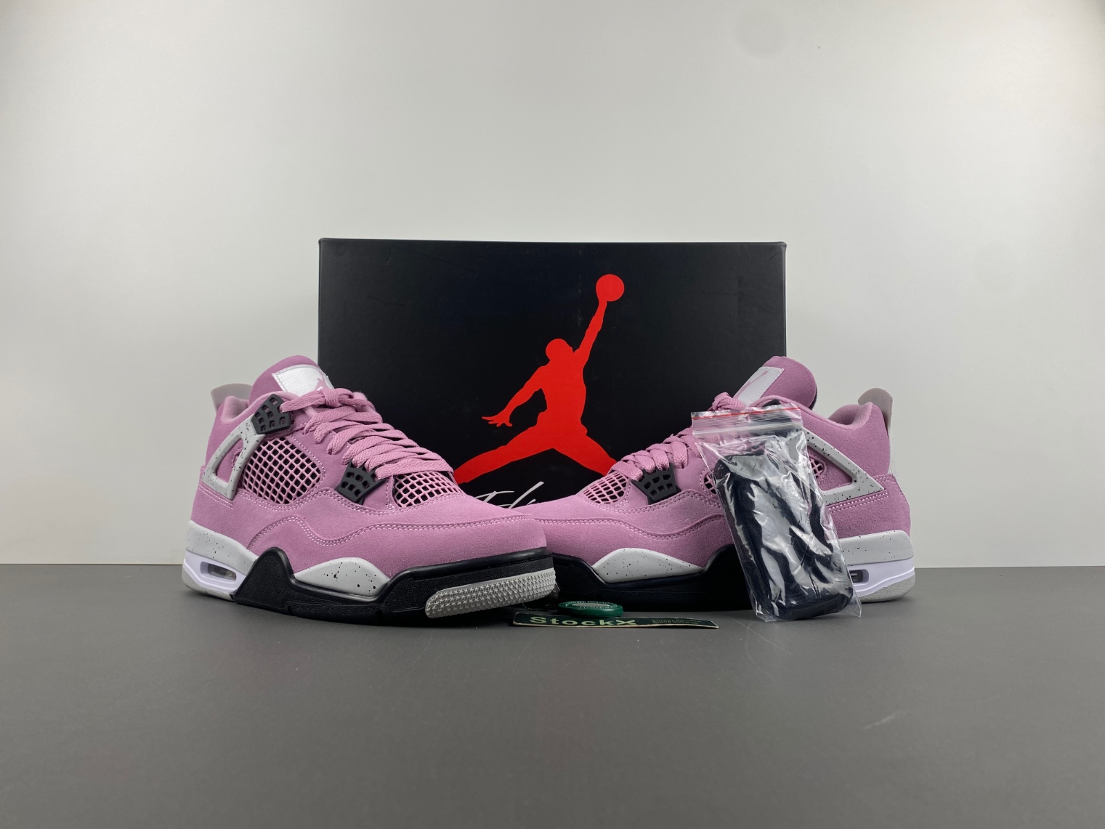 Air Jordan 4 WMNS “Orchid”  AQ9129-501