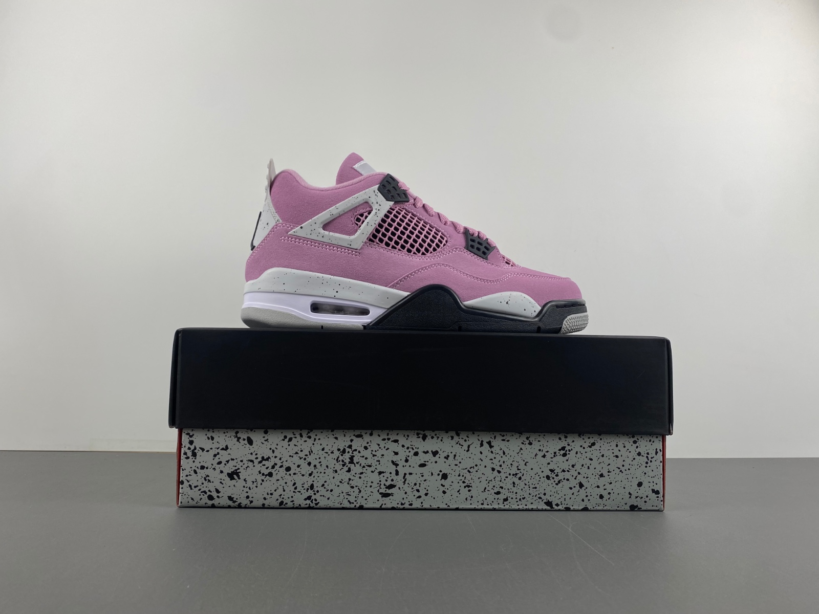 Air Jordan 4 WMNS “Orchid”  AQ9129-501