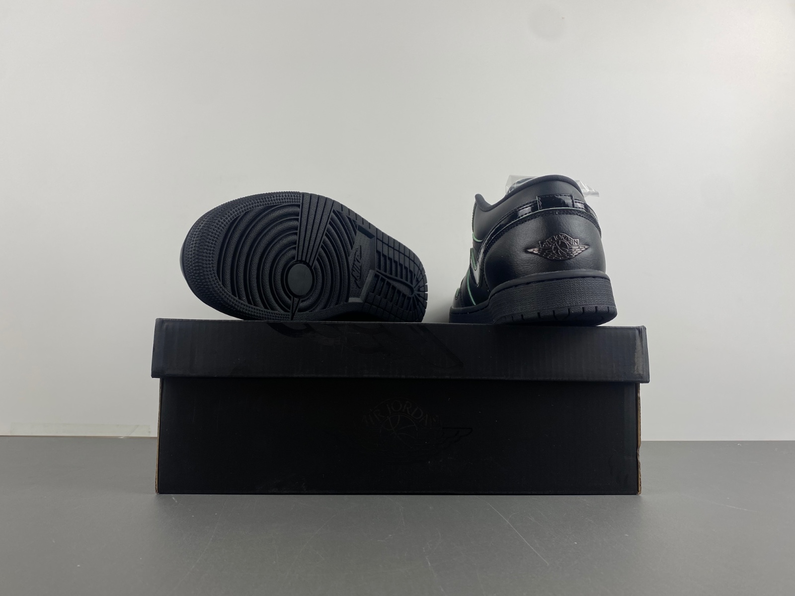 Air Jordan 1 Low  HM3690-001