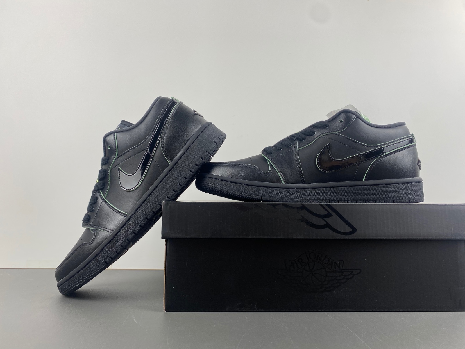 Air Jordan 1 Low  HM3690-001