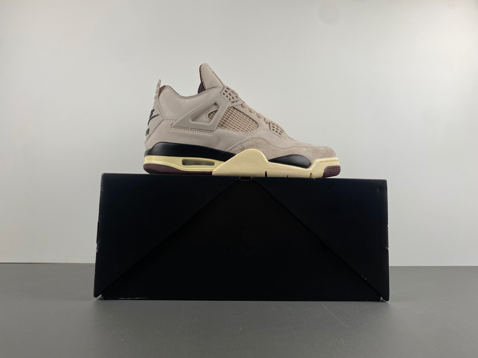 A Ma Maniére x Air Jordan 4 “Fossil Stone”FZ4810-200