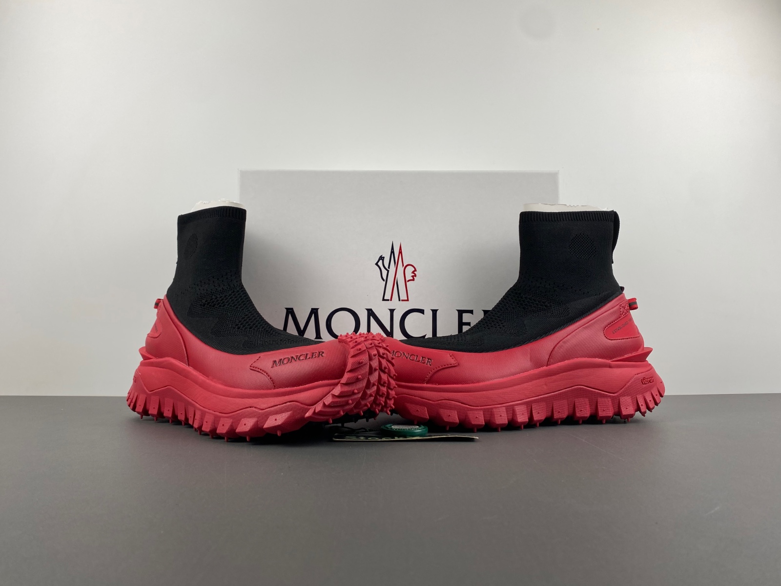 Moncler Trailgrip Black red