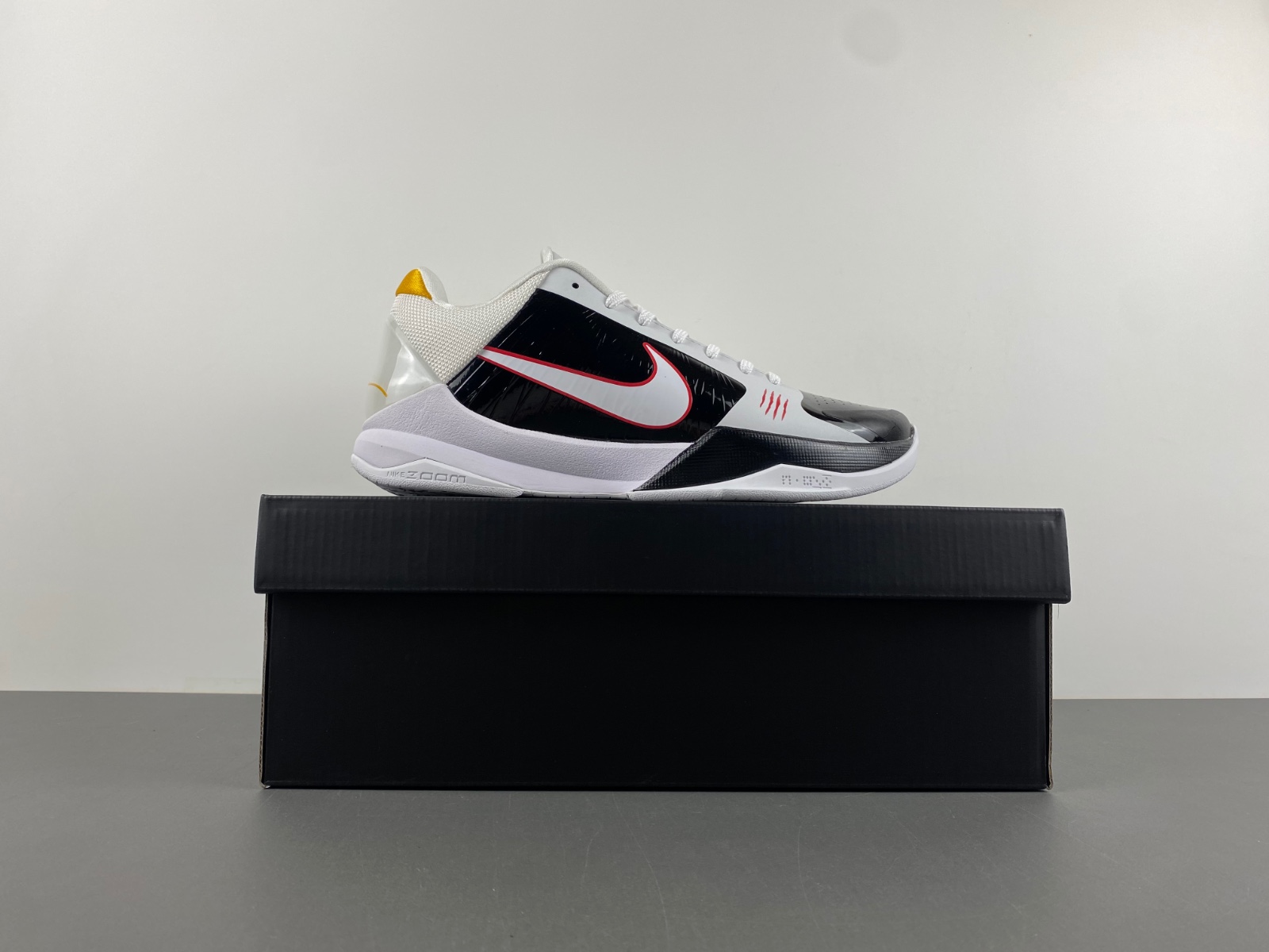 Nike Zoom Kobe 5 Protro Alternate Bruce Lee CD4991-101