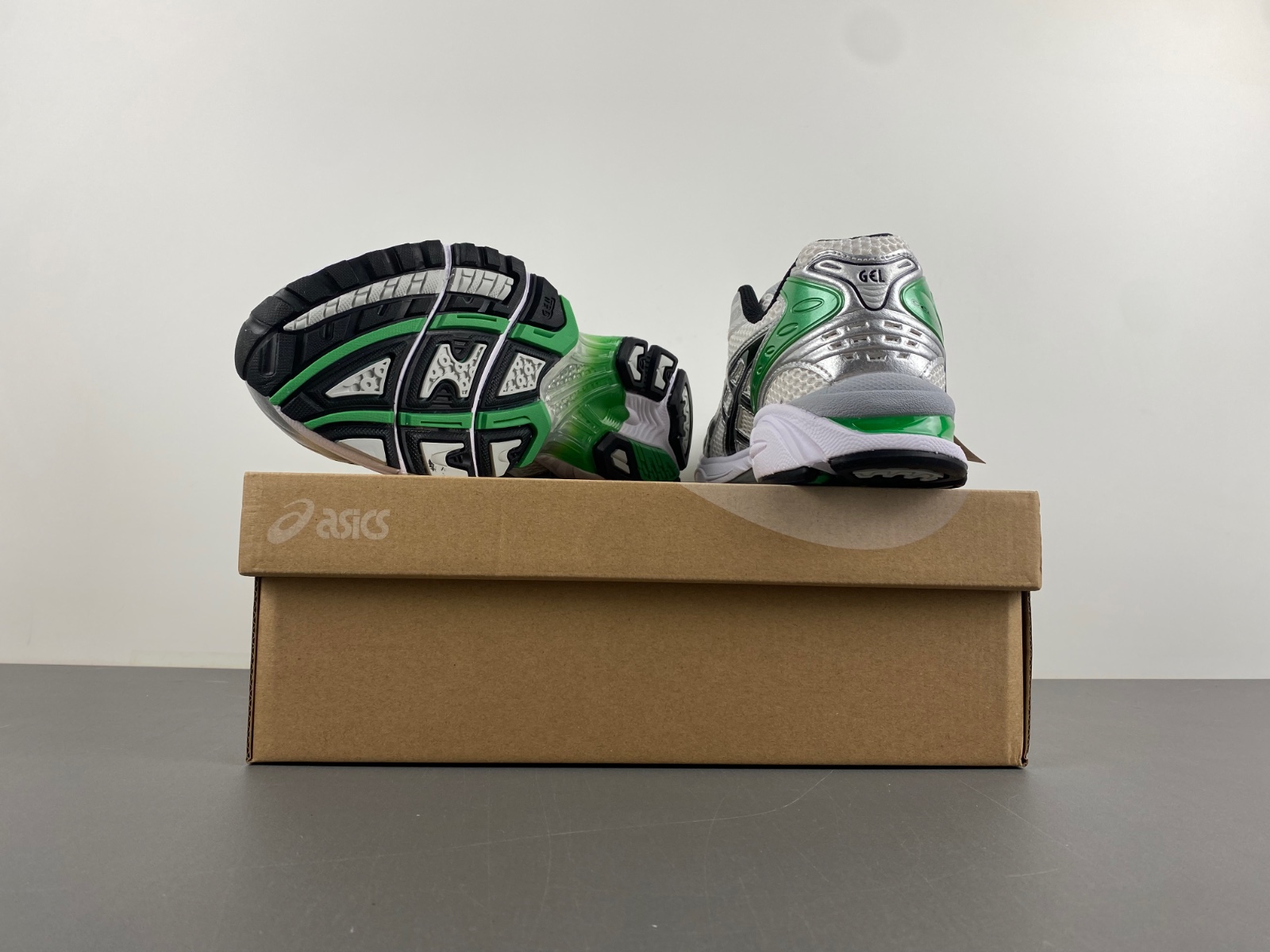 As*ic*s gel-kayano 14 1201a019-110