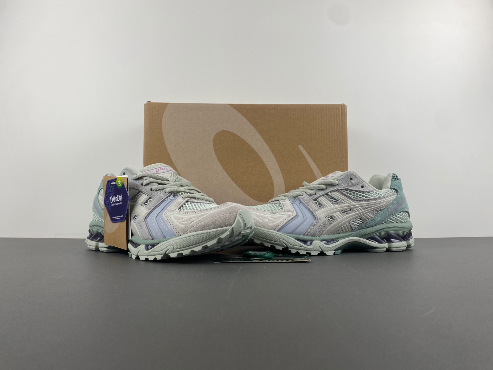 As*ic*s gel-kayano 14  1201a161-023