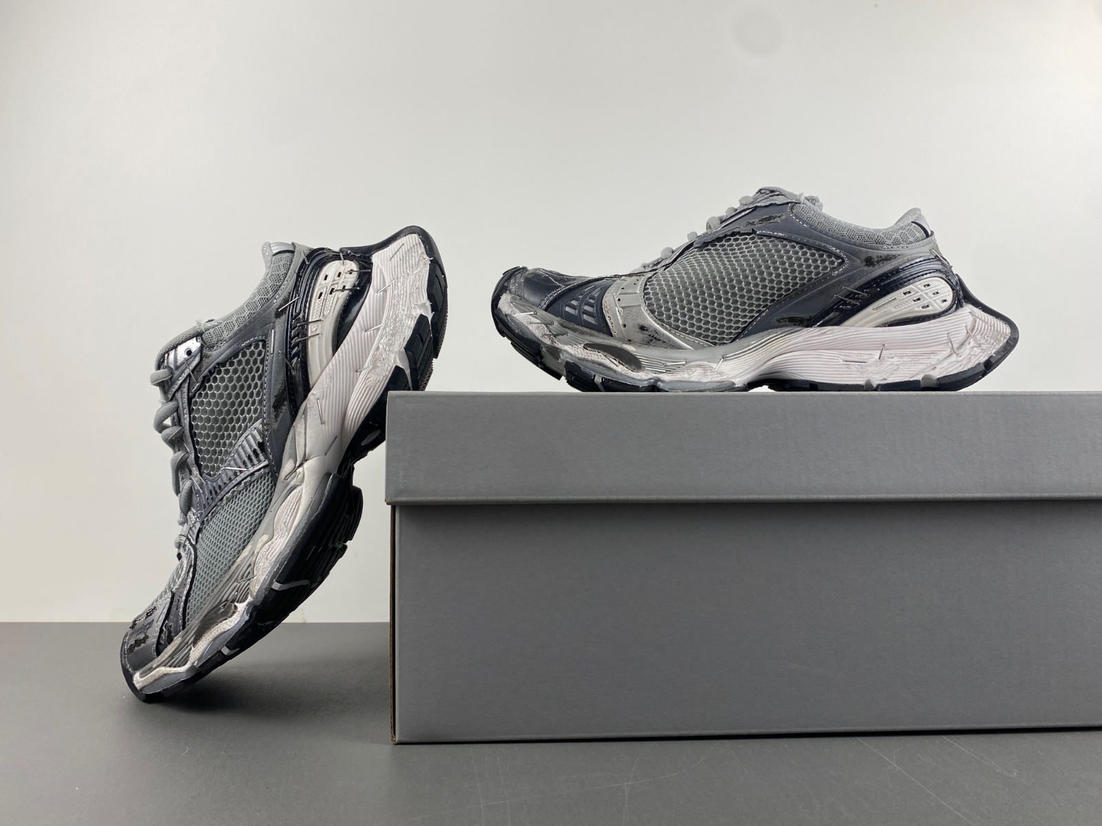 Balenciaga 803682-W3ST4-1100