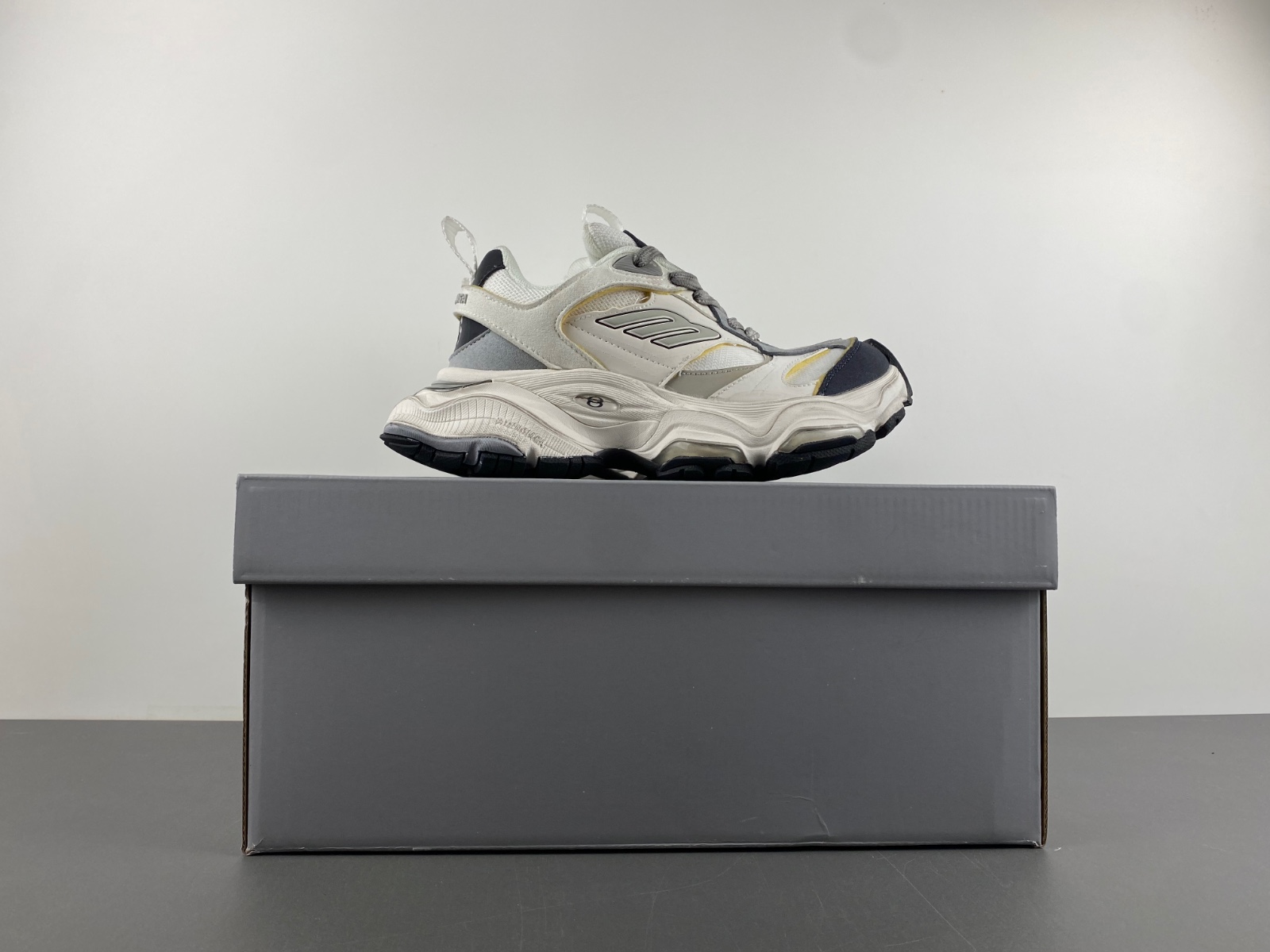 Balenciaga 785756 W2MV1 1170