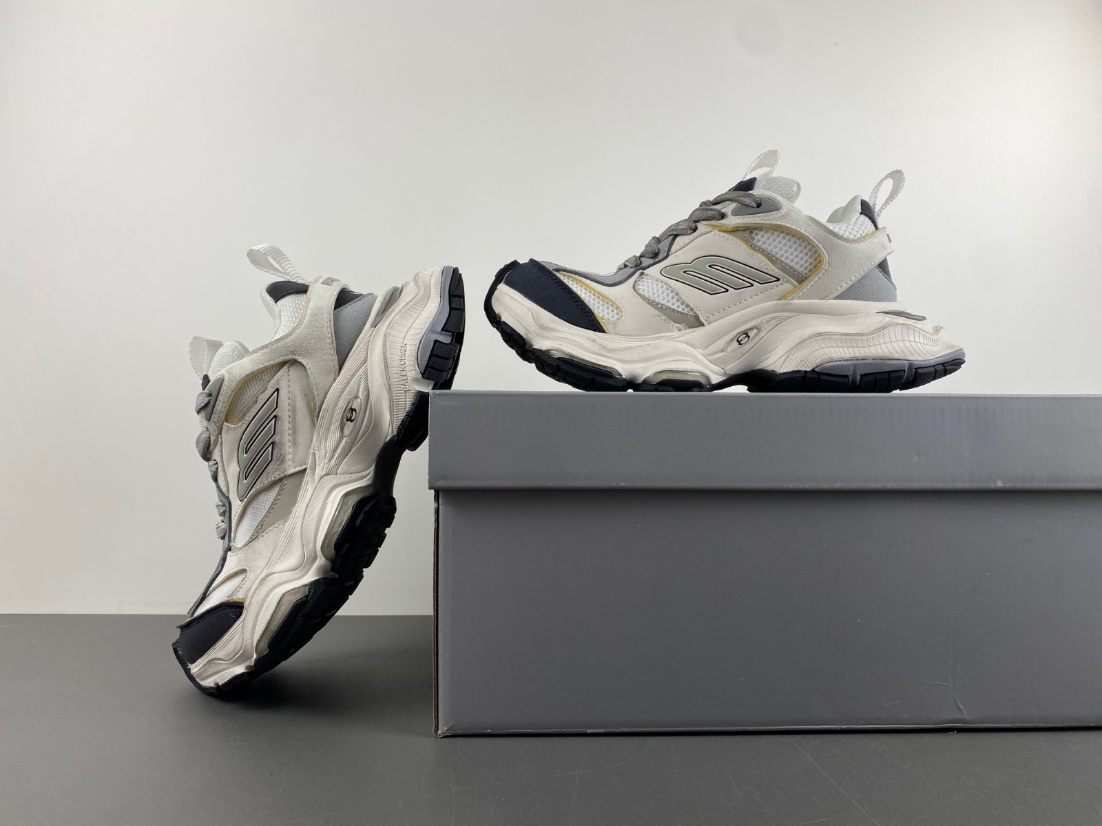 Balenciaga 785756 W2MV1 1170