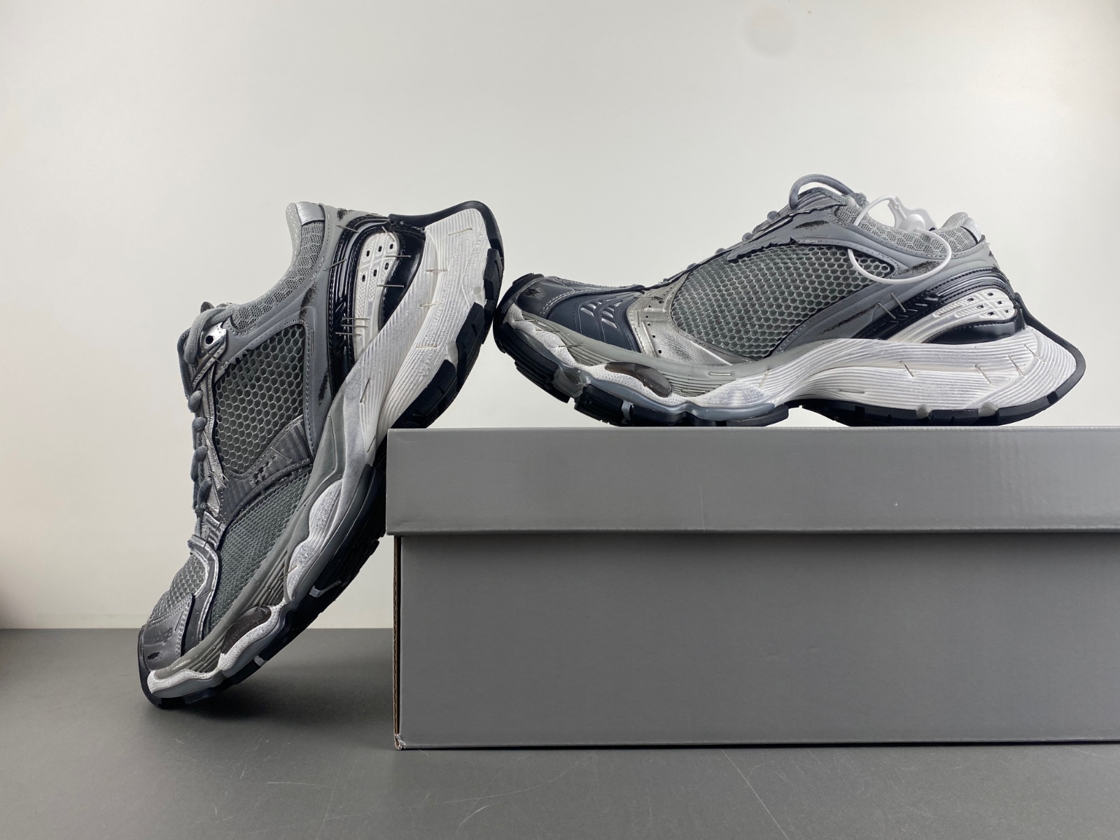 Balenciaga 803681-W3ST4-1100