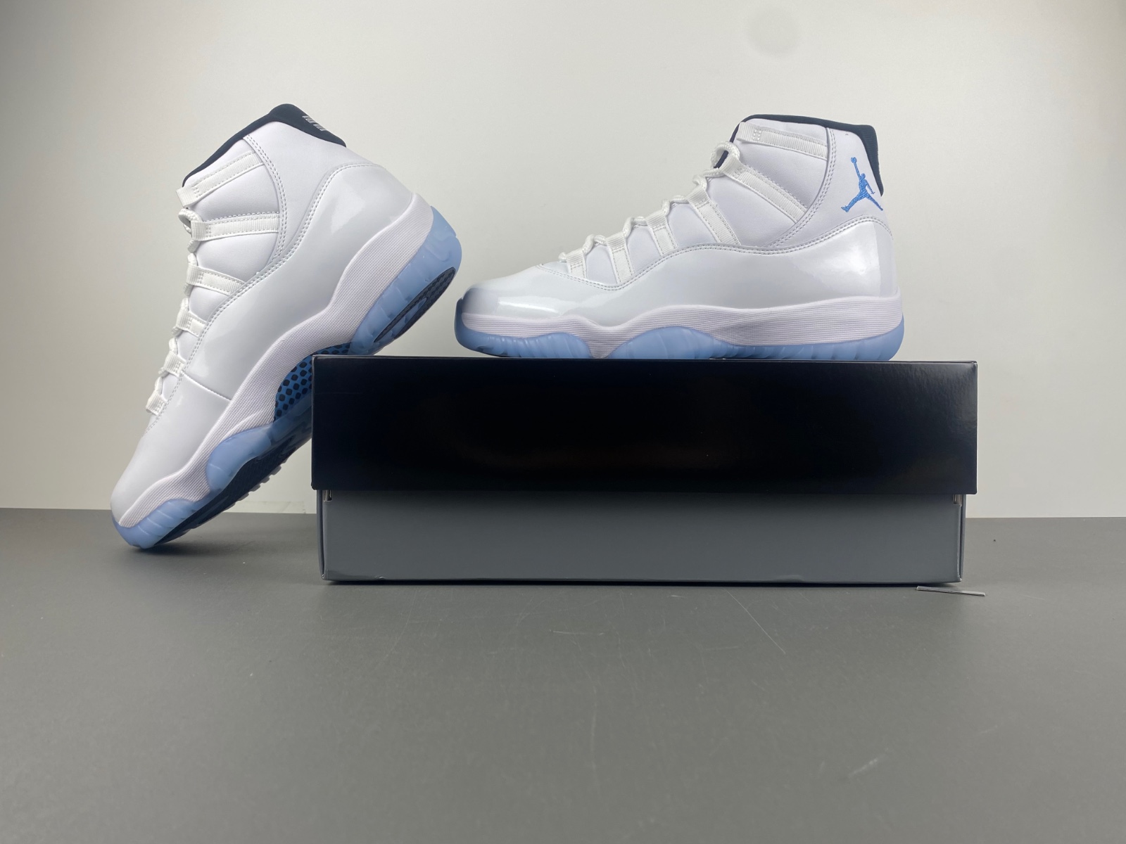 Air Jordan 11 “legend Blue” CT8012-104