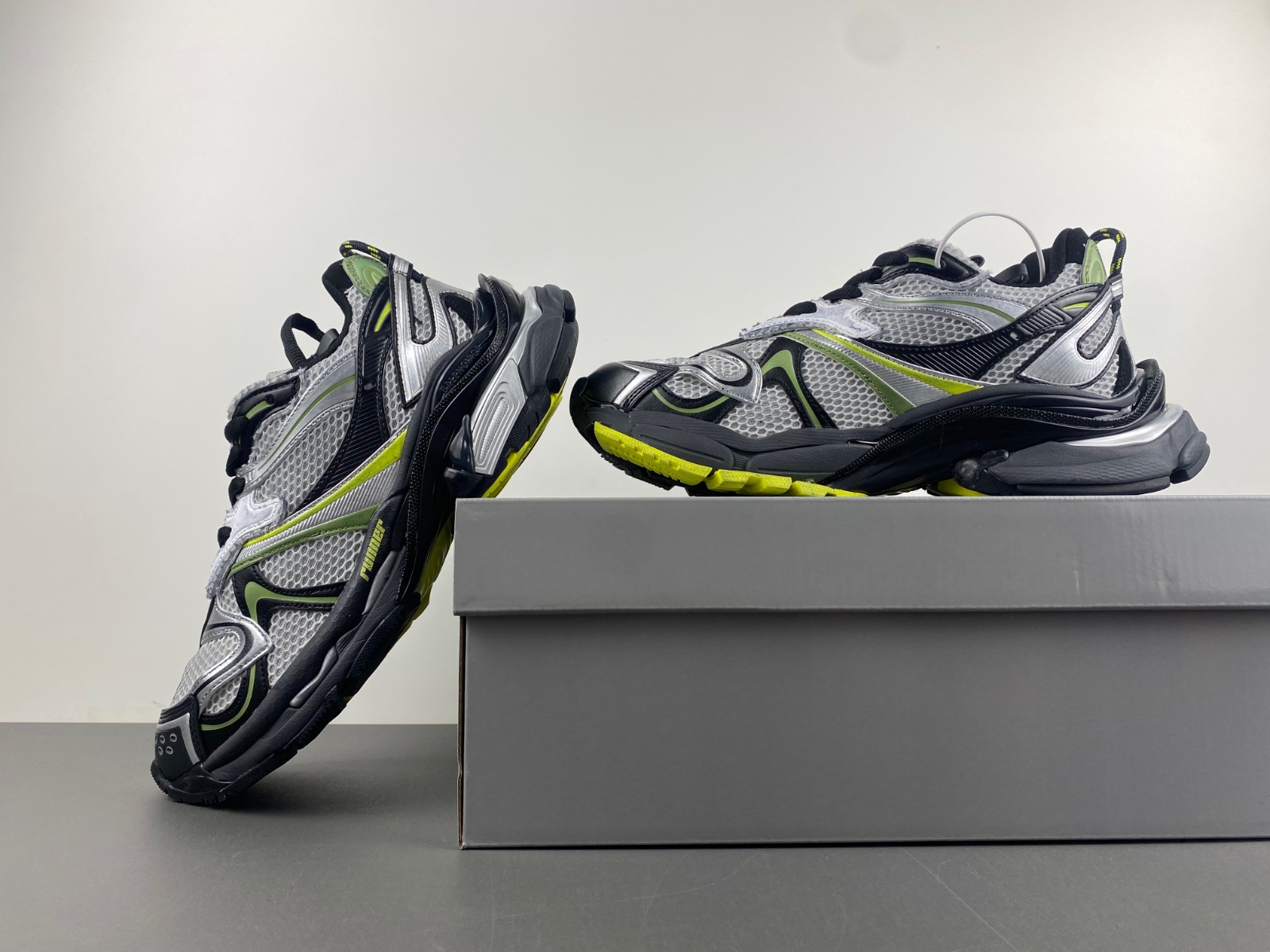 Balenciaga 779066-W3RBXP-2315