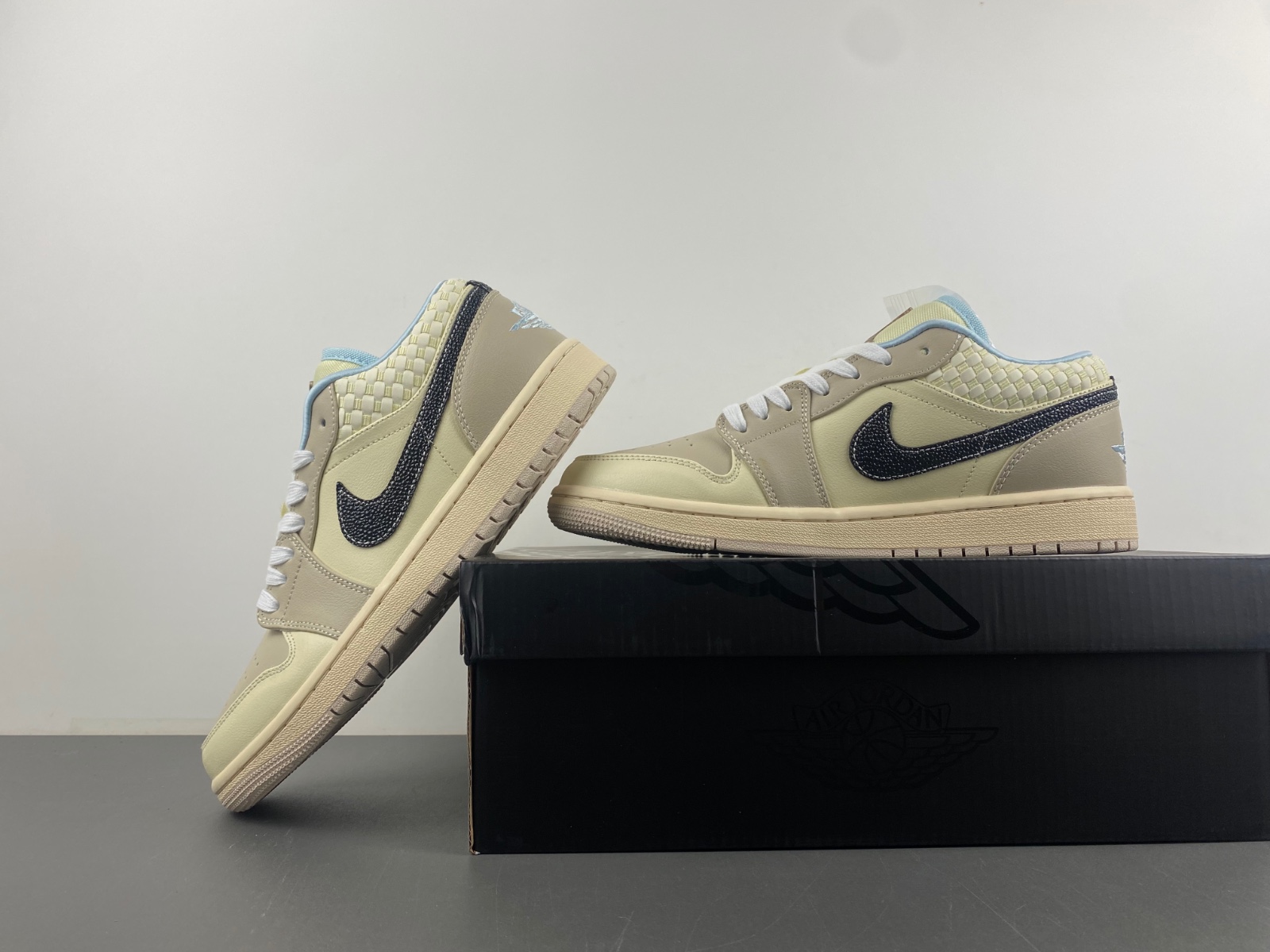 Air Jordan 1 Low HQ3440-101