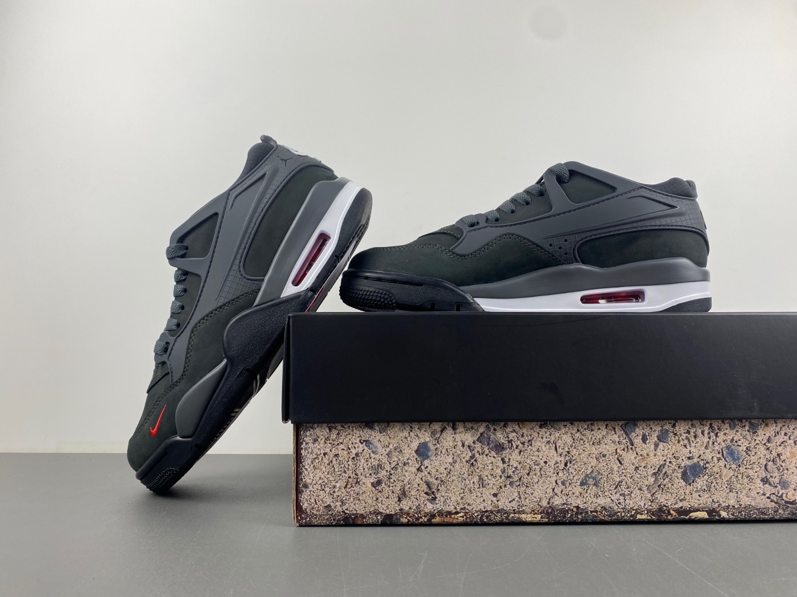 Air Jordan 4 RM SP Nigel Sylvester Driveway Grey HF4334-004