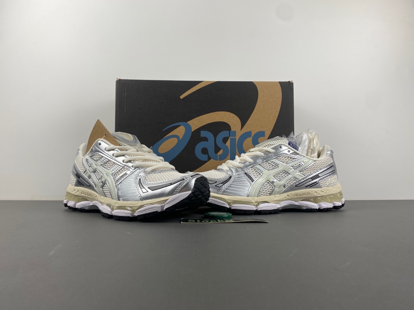 Ronnie Fieg x Asics gel-kayano 12.1 1203a555-100