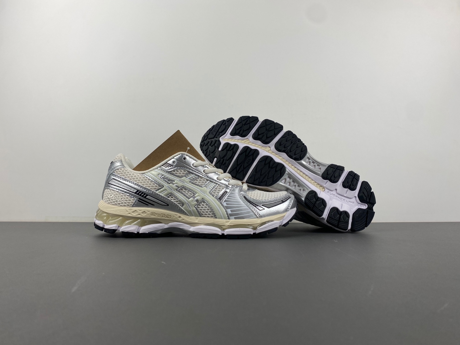 Ronnie Fieg x Asics gel-kayano 12.1 1203a555-100