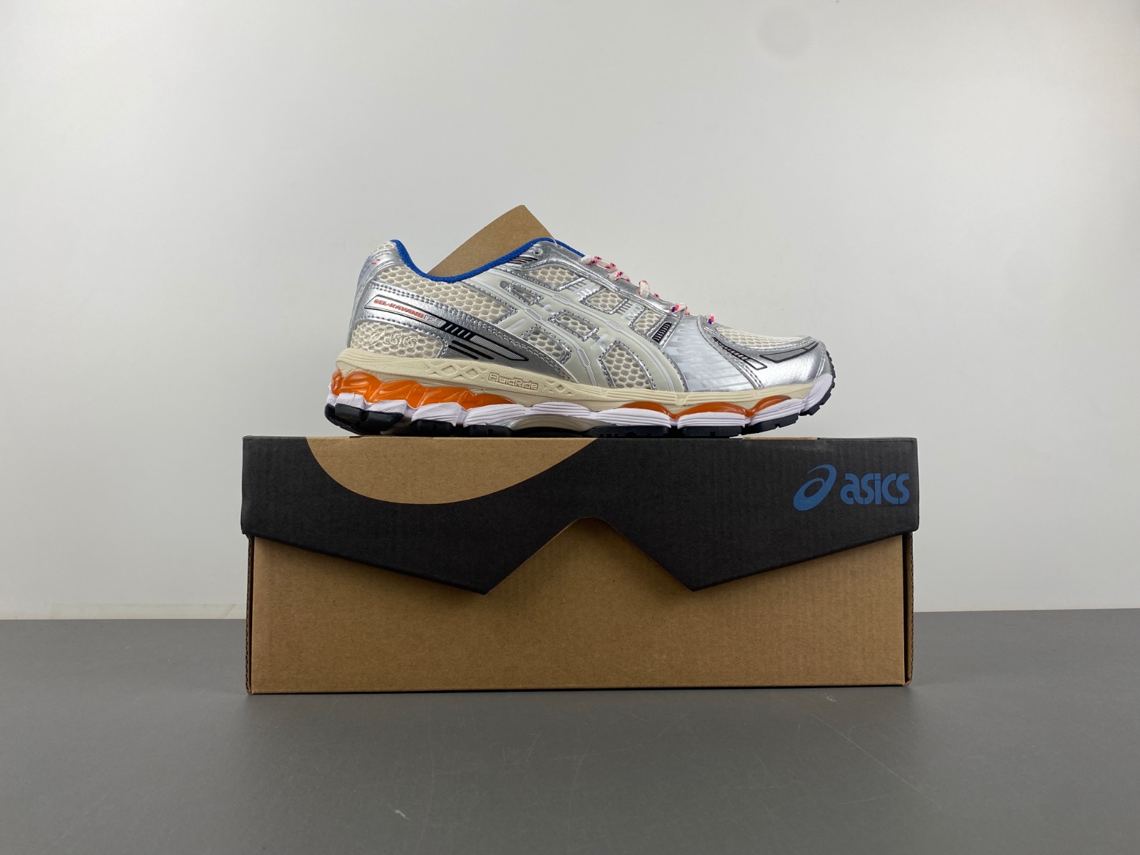 ASICS GEL-KAYANO  1203A555-101
