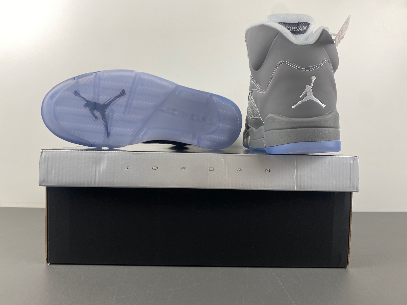 Jordan 5 Retro Wolf Grey 136027-005