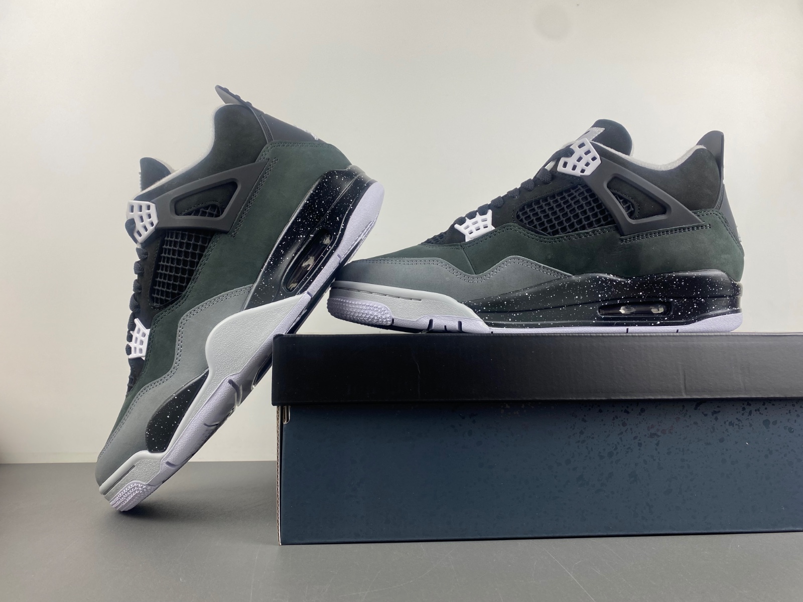 Air Jordan 4 “Fear ”FQ8138-002