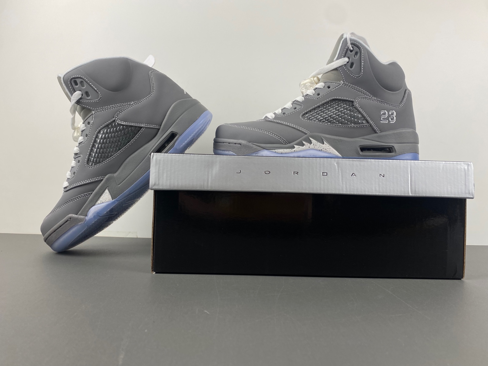 Jordan 5 Retro Wolf Grey 136027-005