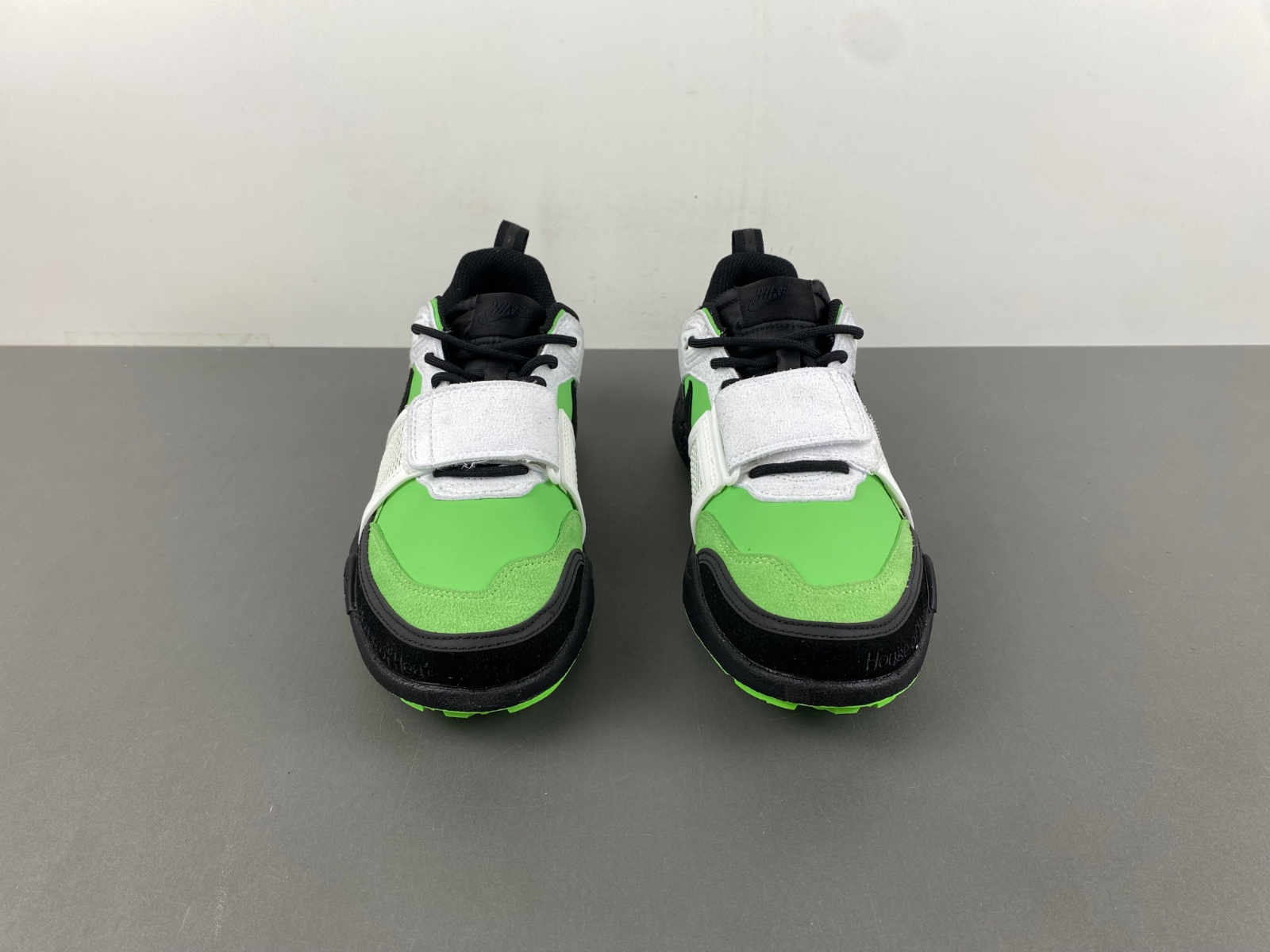 Nike Travis Scott x Nike Zoom Field Jaxx HQ3061-104