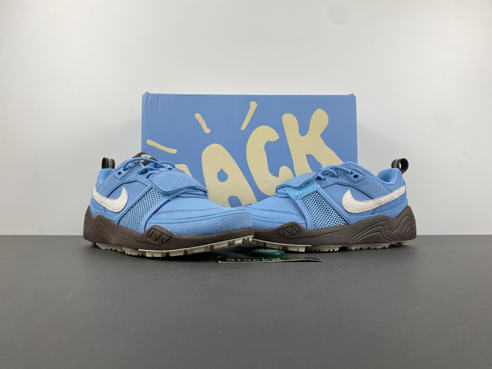 Nike Travis Scott x Nike Zoom Field Jaxx HQ3072-400