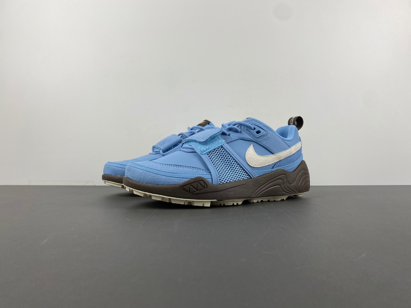 Nike Travis Scott x Nike Zoom Field Jaxx HQ3072-400