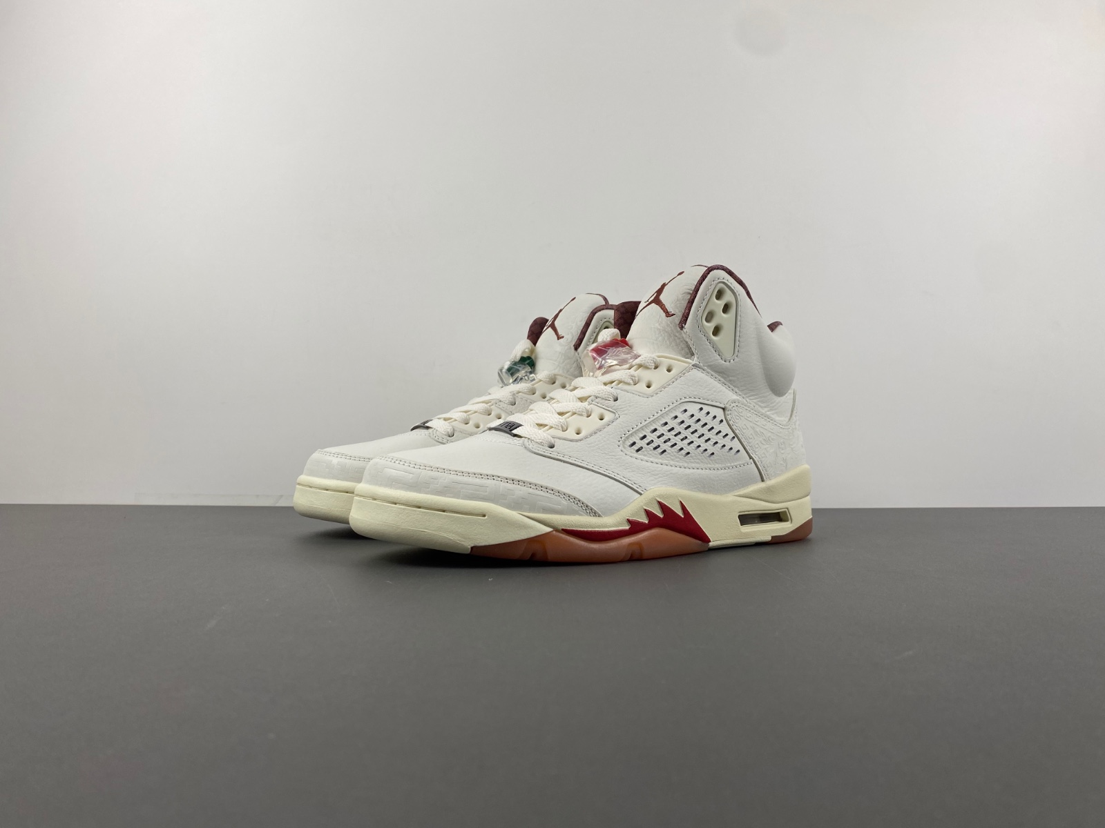 Air Jordan 5 “El Grito”HF8833-100